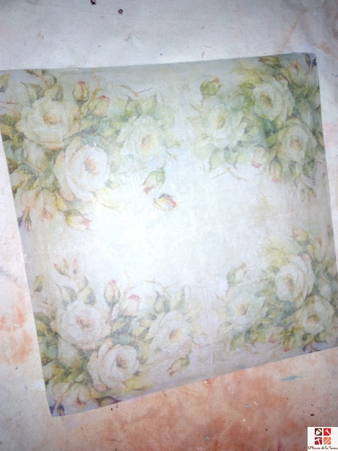 plato cristal con técnica decoupage