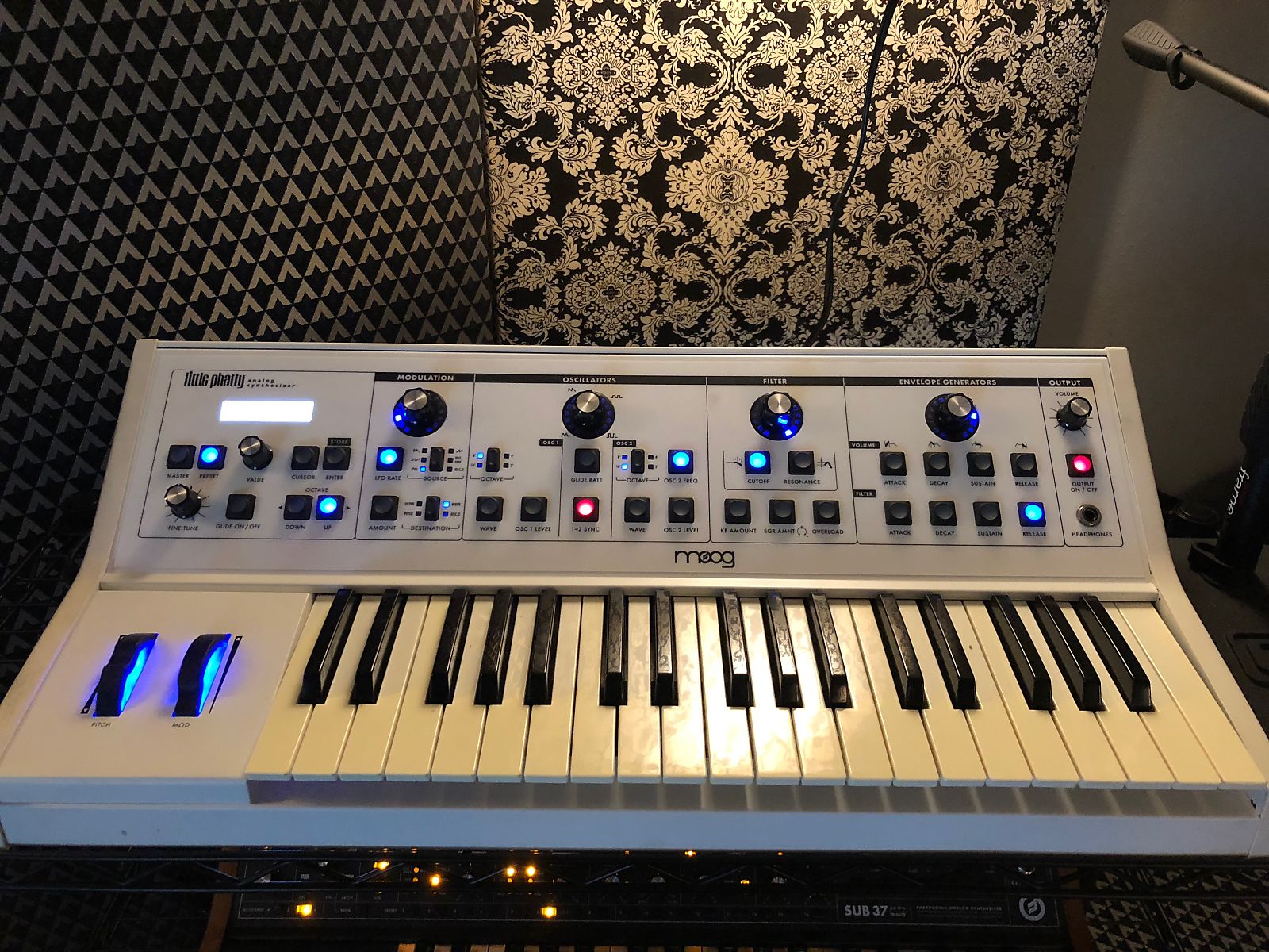 MATRIXSYNTH: MOOG Little Phatty Stage II WHITE
