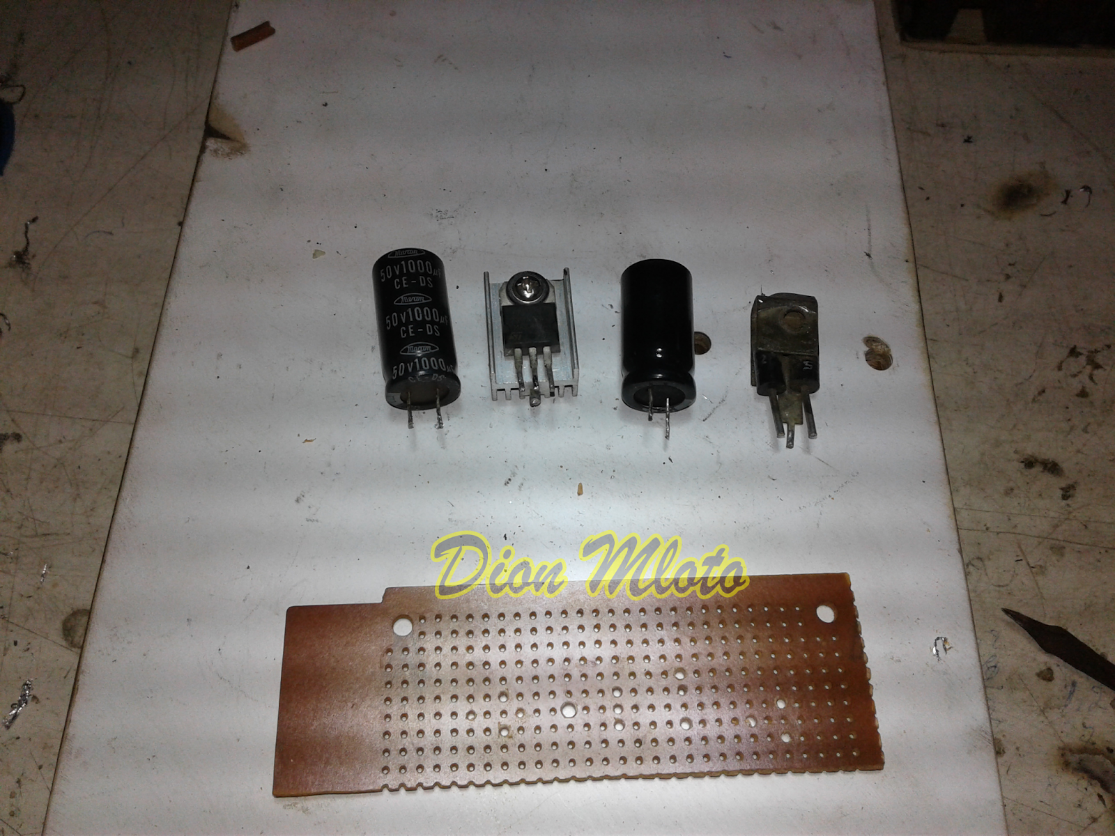 Menambah Headlamp Motor Menggunakan LED Bekas Senter SWATT POLICE