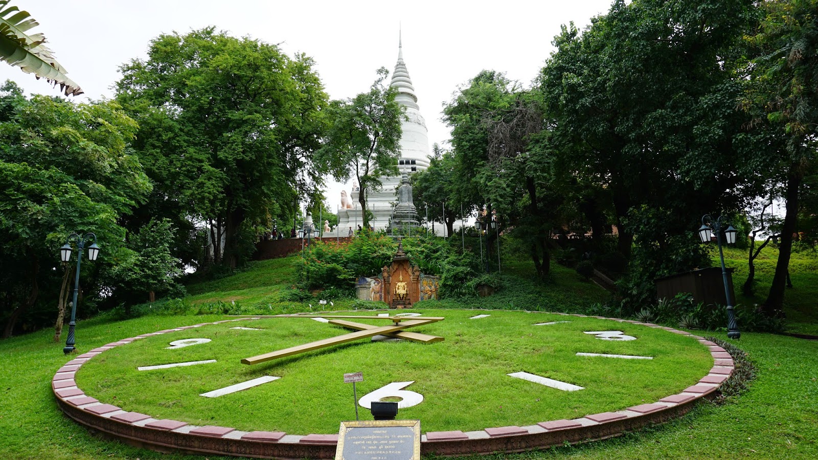 Landscaped gardens near Wat Phnom