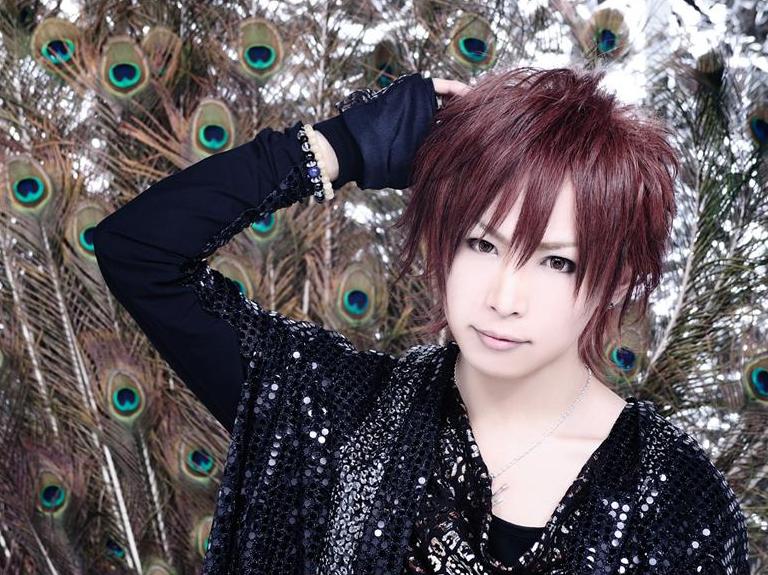 ViViD Sixth Gun: D=OUT: Nuevo look para "Ai Suru Hito"