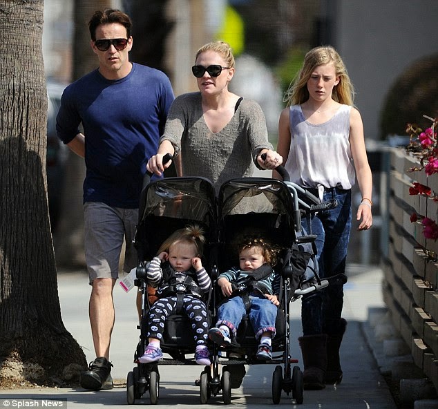 Billy Lilac Charlie Poppy Anna Paquin And Stephen Moyer Walk