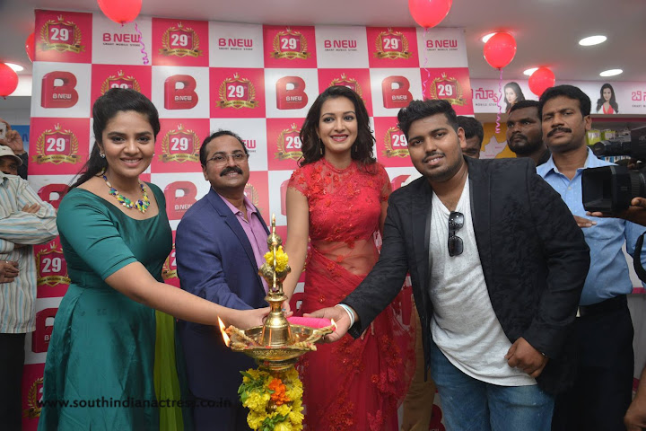 Catherine Tresa B New Mobile Store launch