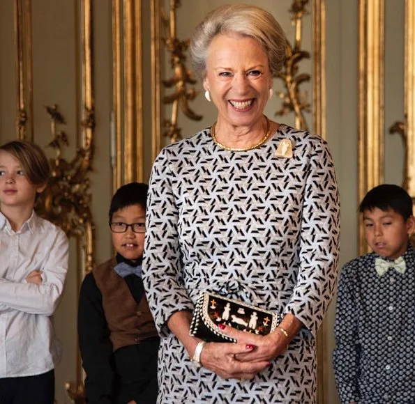 Princess Benedikte met with exchange students from Greenland and their Danish hosts from Gentofte Municipality. Benedikte wore print dress