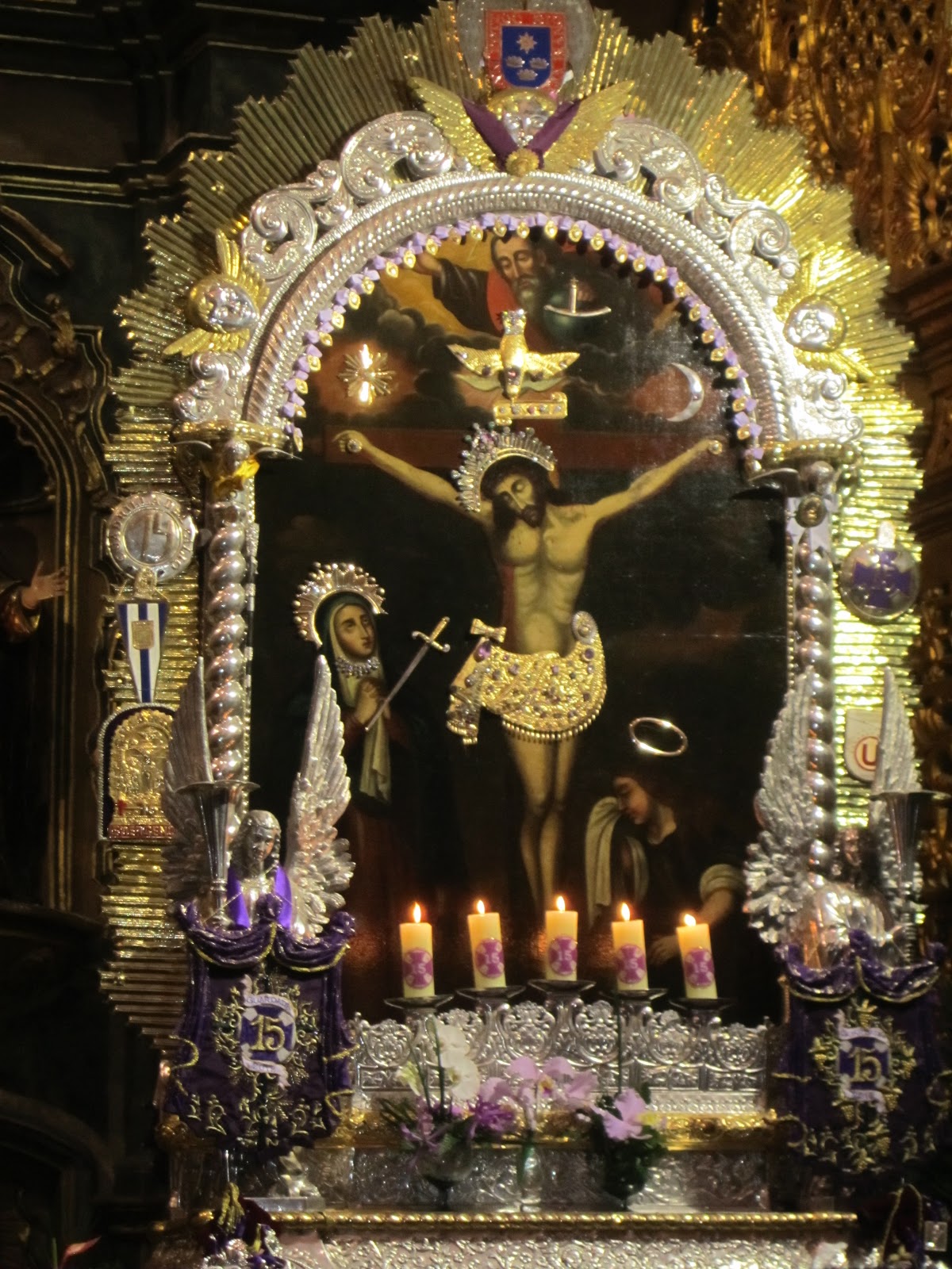 EL SEÑOR DE LOS MILAGROS Preparando