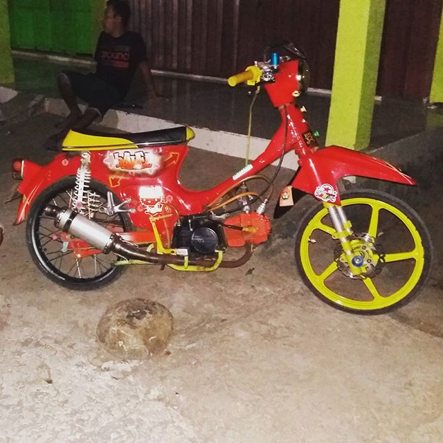 Gambar Motor Moge & Jadul Di Modifikasi Terbaru Dan Hasilnya Keren Gambar Motor Moge & Jadul Di Modifikasi Terbaru Dan Hasilnya Keren