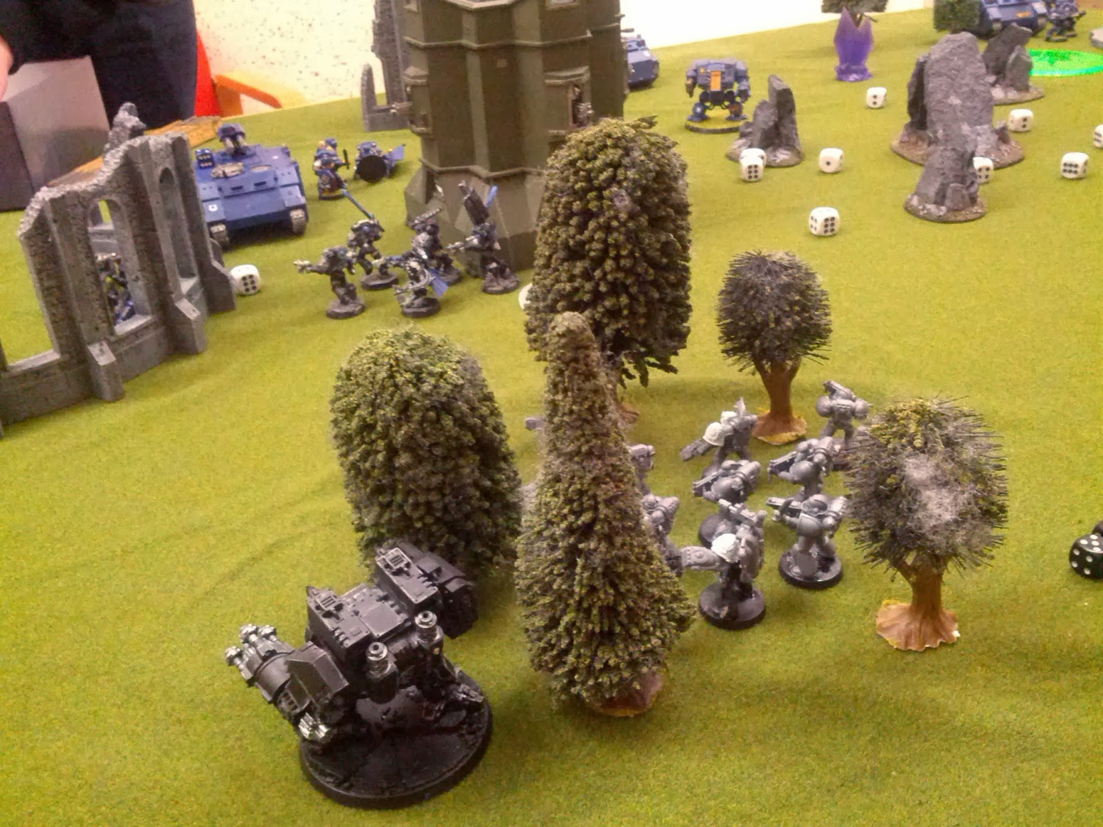 Mikeymajq's Warhammer Iron Hands vs. Ultramarines 1500 pts