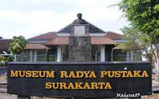 9 Bangunan Tertua Di Indonesia