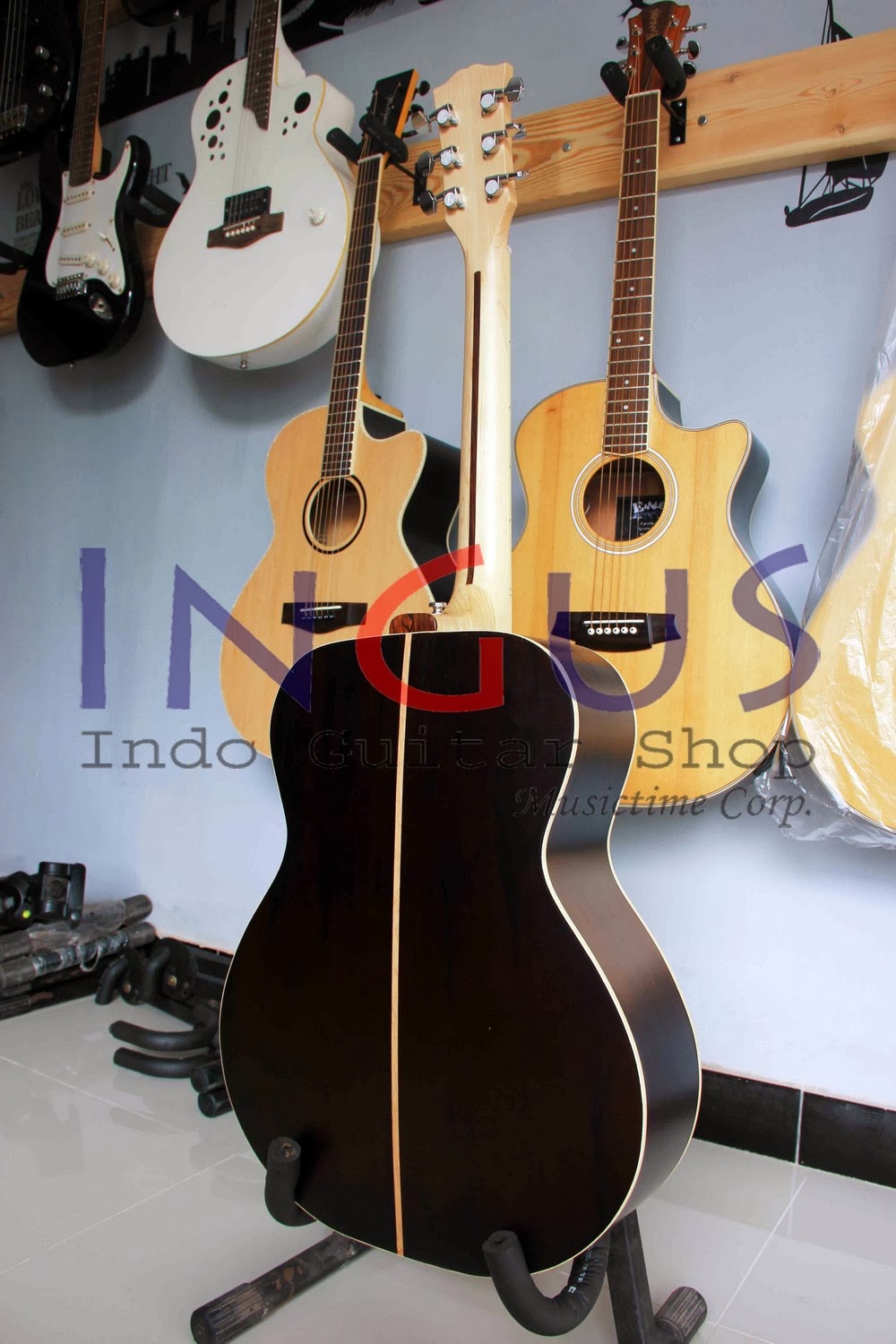 Jual Gitar: Gibson J100 Acoustic Custom