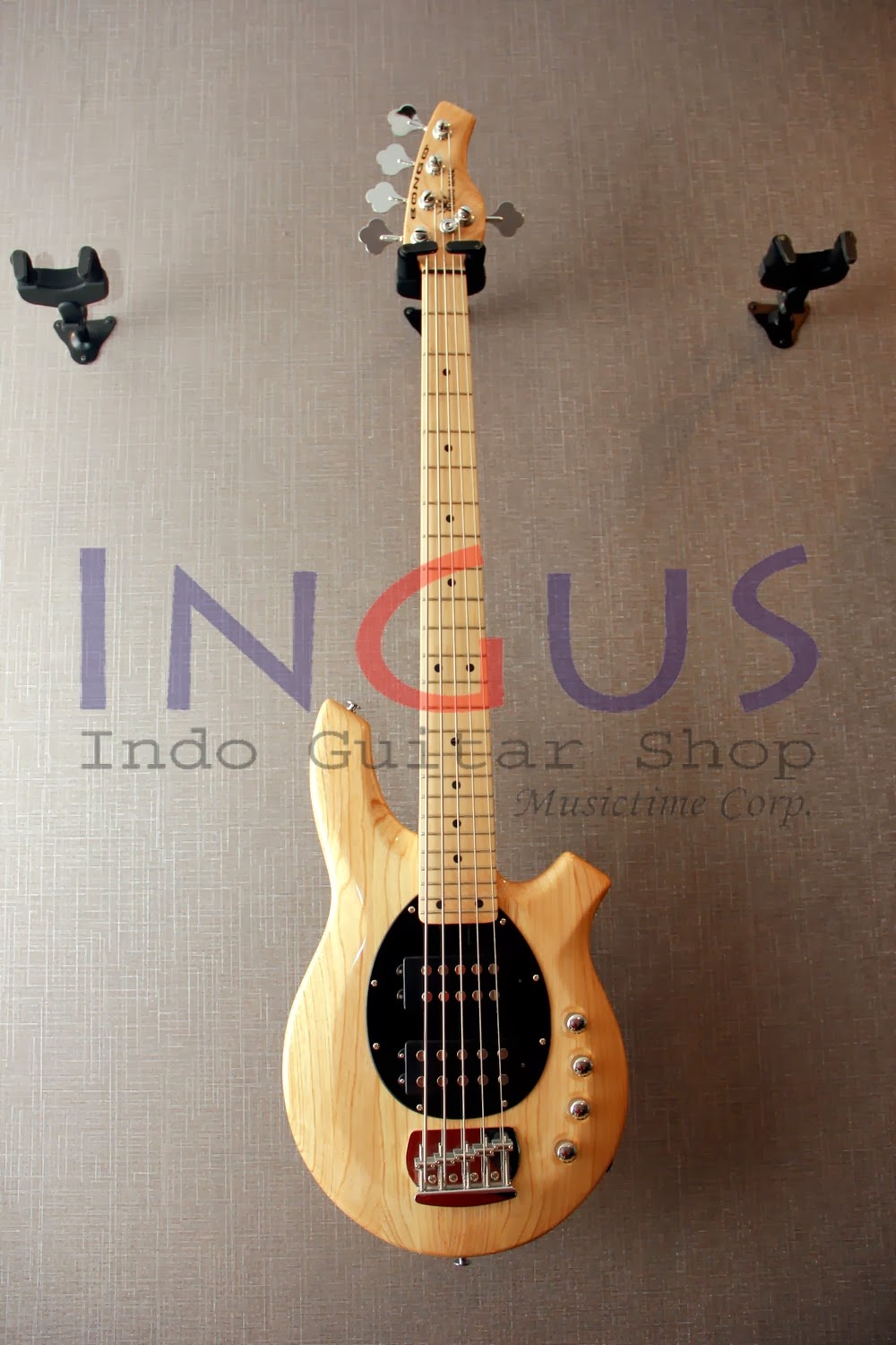 Jual Gitar Musicman Bongo Natural 5 strings Jual Gitar Musicman Bongo Natural 5 strings