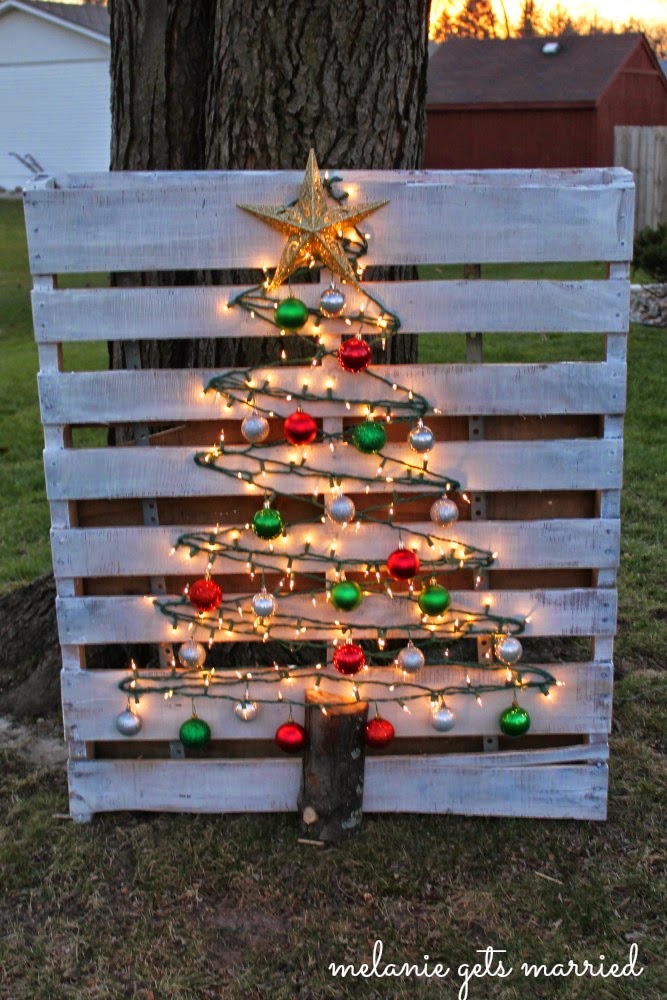 Christmas Reclaimed Pallet Wood Ideas  The Keeper of the Cheerios