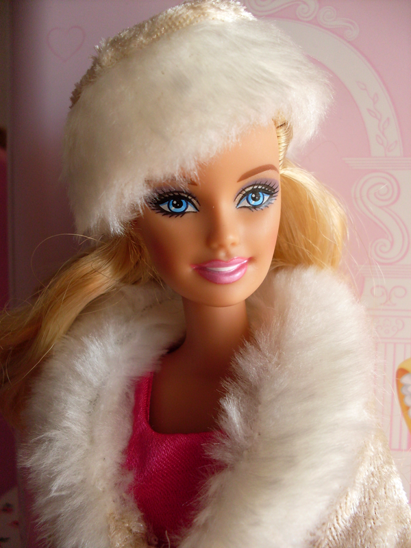 Camomille & pâquerettes: Les fabuleuses robes de voyage de Barbie