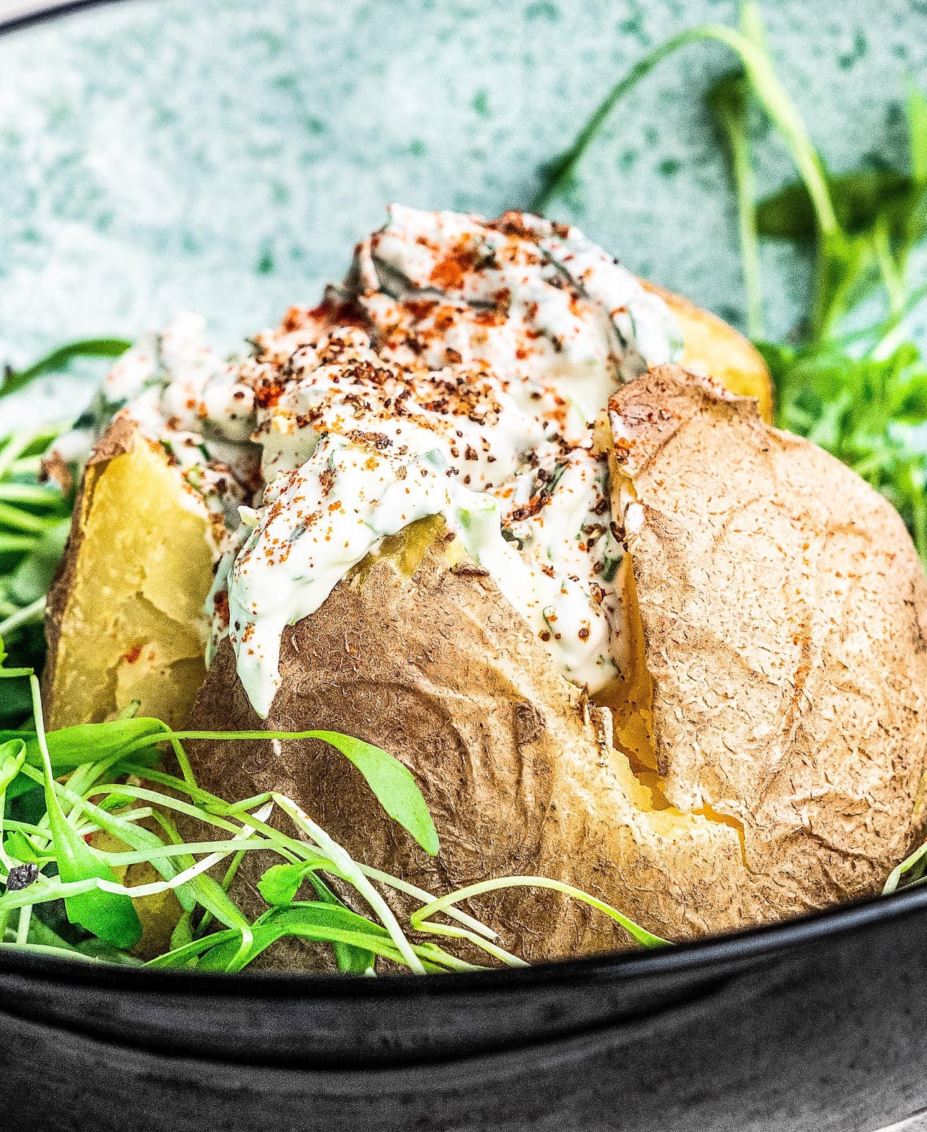 stuttgartcooking: Gebackene Kartoffel mit Bärlauch-Kräuter-Quark-Creme stuttgartcooking: Gebackene Kartoffel mit Bärlauch-Kräuter-Quark-Creme