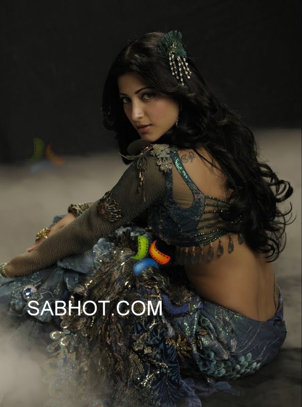 Shruti Hassan Hot Navel  Milky Figure Show Spicy Stills -3422