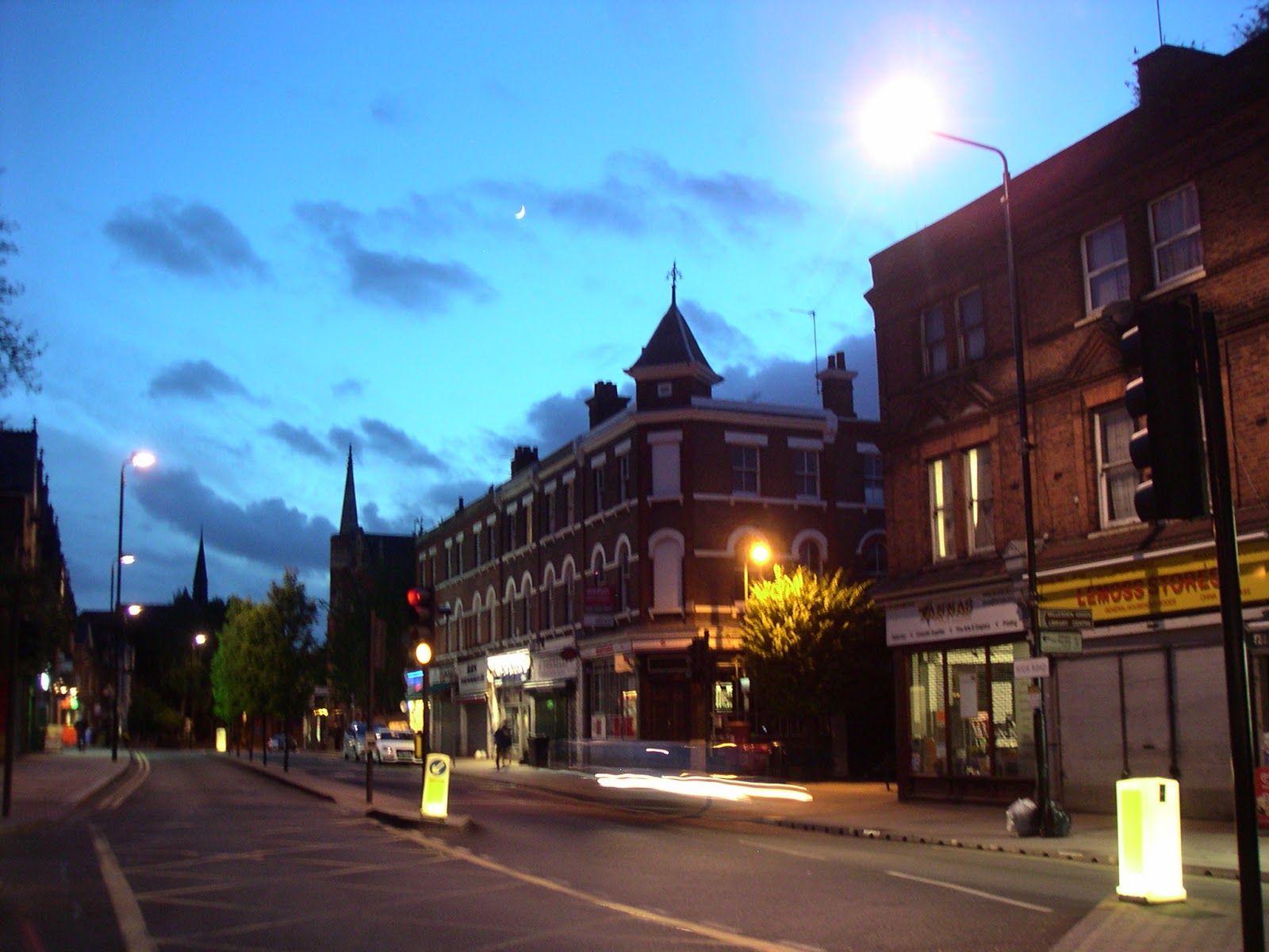 The Willesden Herald: A quarter past nine