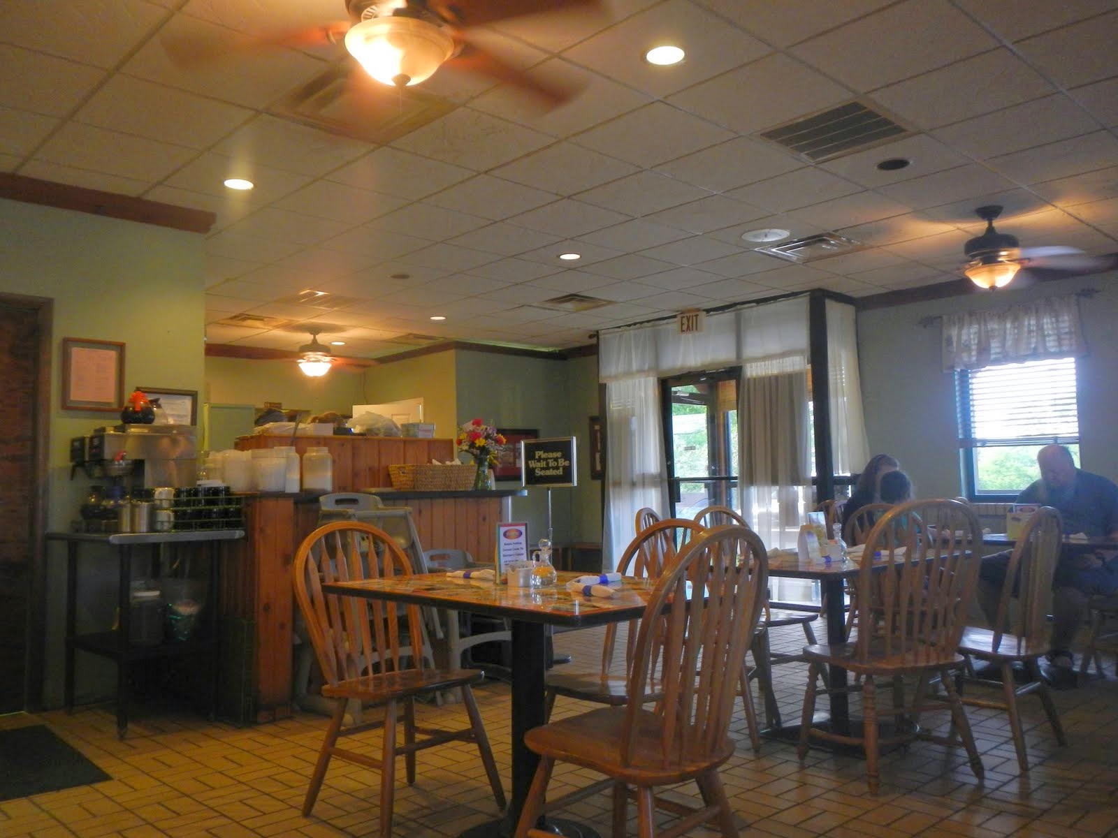 Big Daddy Dave Dinner at a Diner Gracie’s in Maryville Tennessee