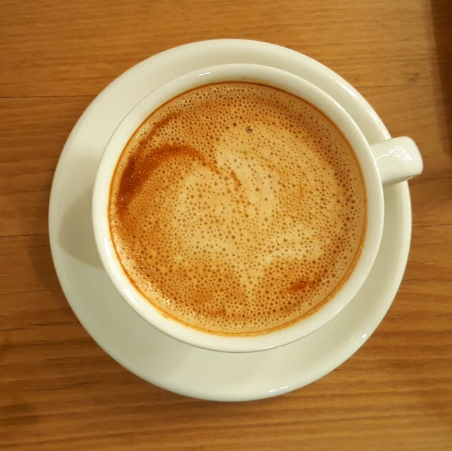 food blogger dubai coffee cappuccino