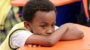 Uma aranha no jardim de infância 10 boy014