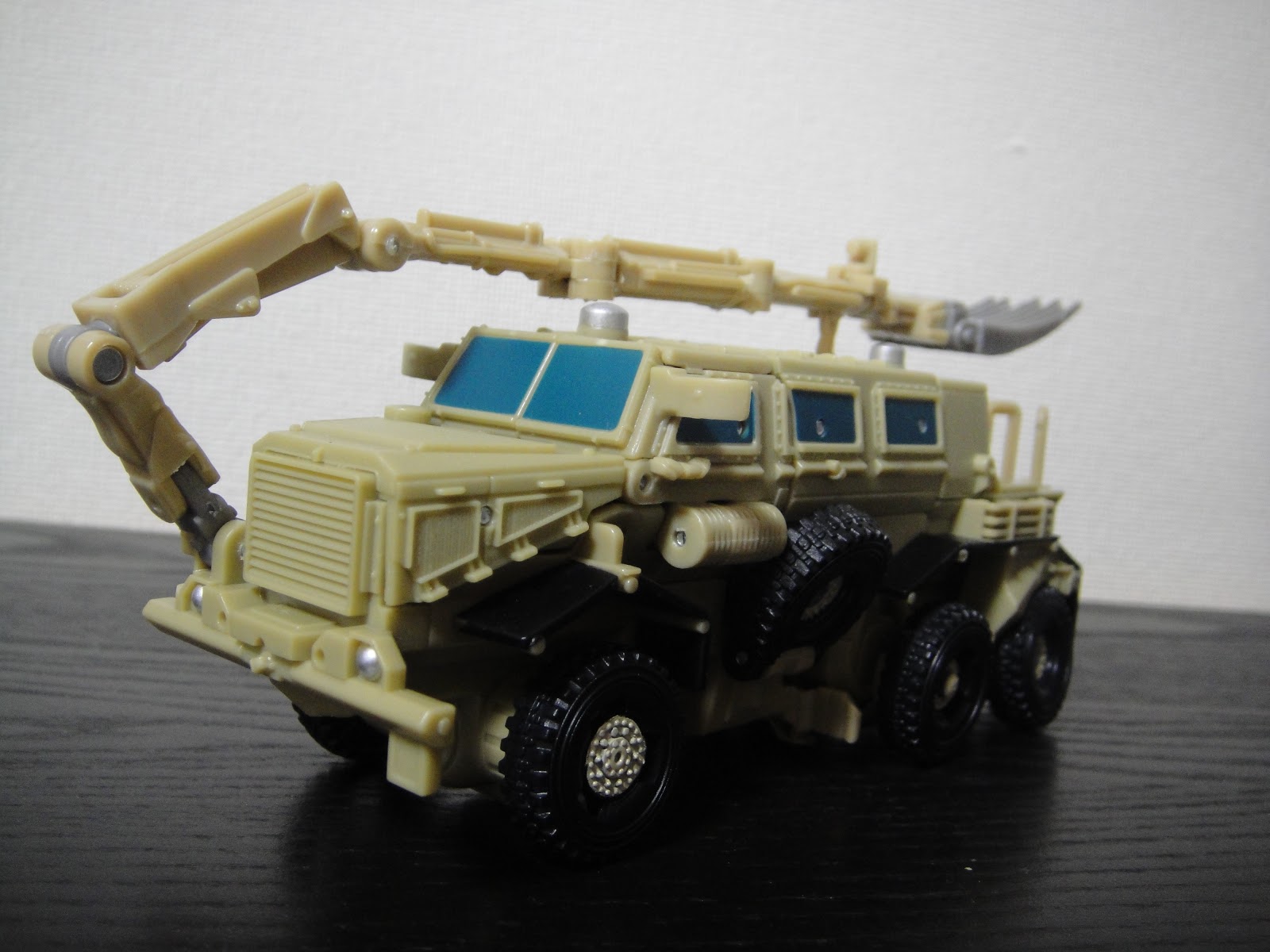 Ss 24 ボーンクラッシャー スタジオシリーズ Bonecrusher Trasformers Studio Series