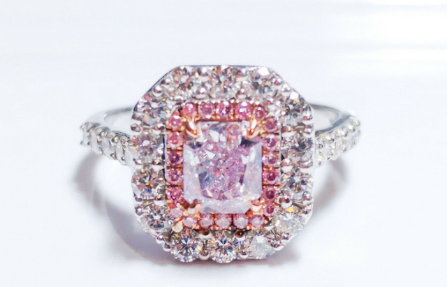 10 Inspirasi Model Cincin Tunangan Favorit Wanita 10 Inspirasi Model Cincin Tunangan Favorit Wanita