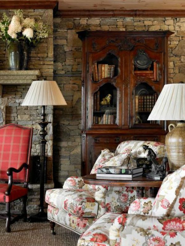 english country living room decor English country living room floral antiques