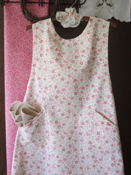 Miss Abigail's Hope Chest: Sew on Saturday: Pink & Brown Floral Apron