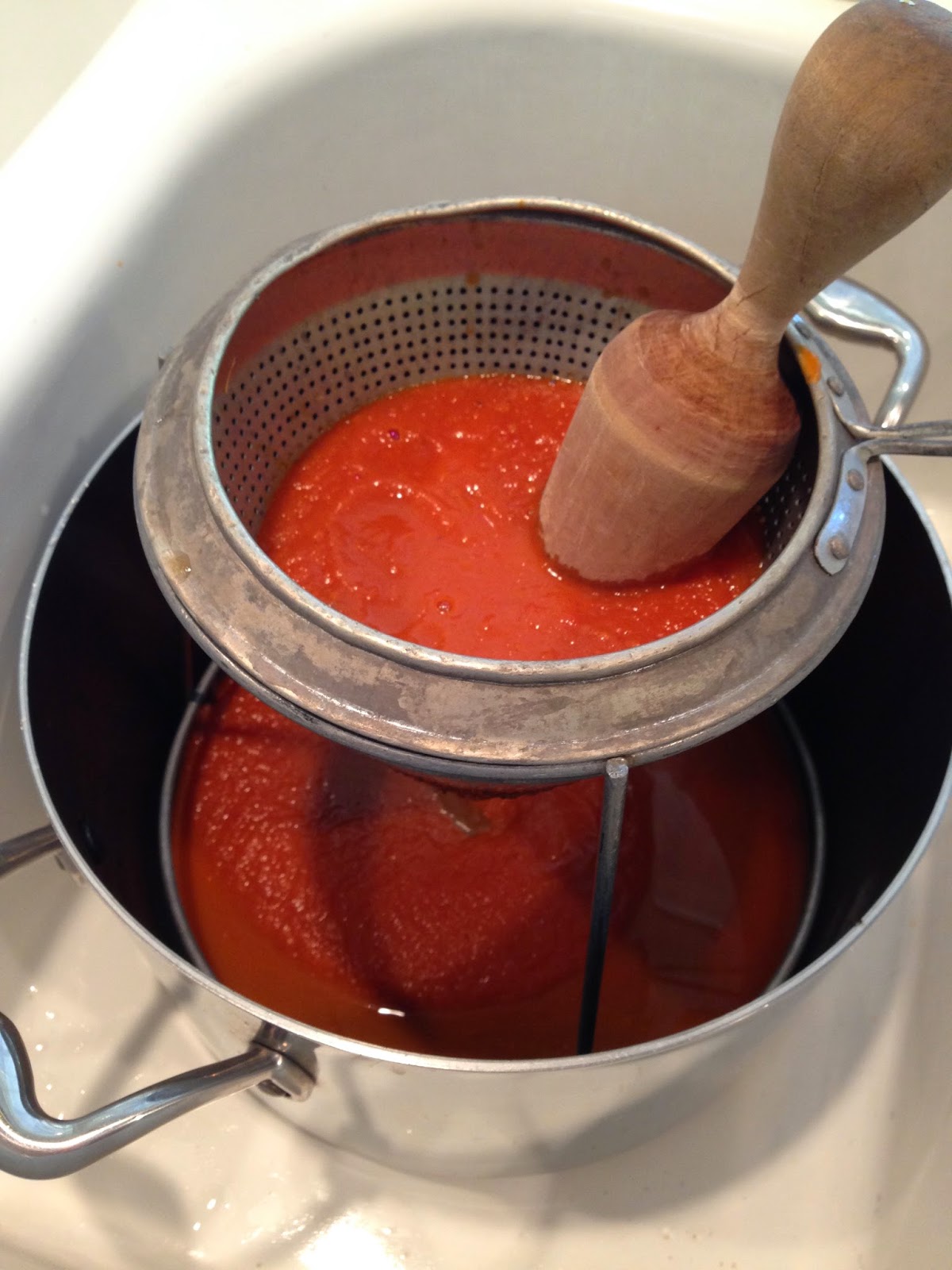 Knitionary, the recipes Homemade Roasted Tomato Sauce