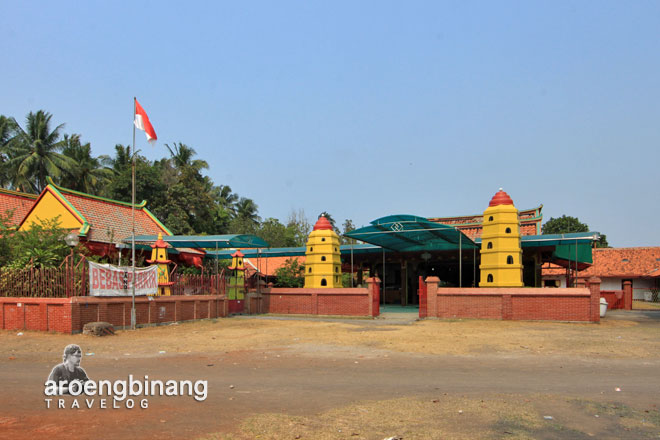 sepasang pagoda kimlo kelenteng tjo soe kong tanjung kait