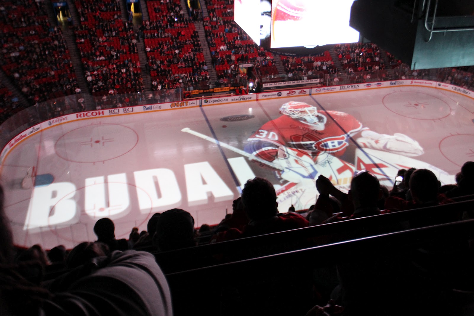 Mav & Chou in Montréal Premier match de hockey au Centre Bell First