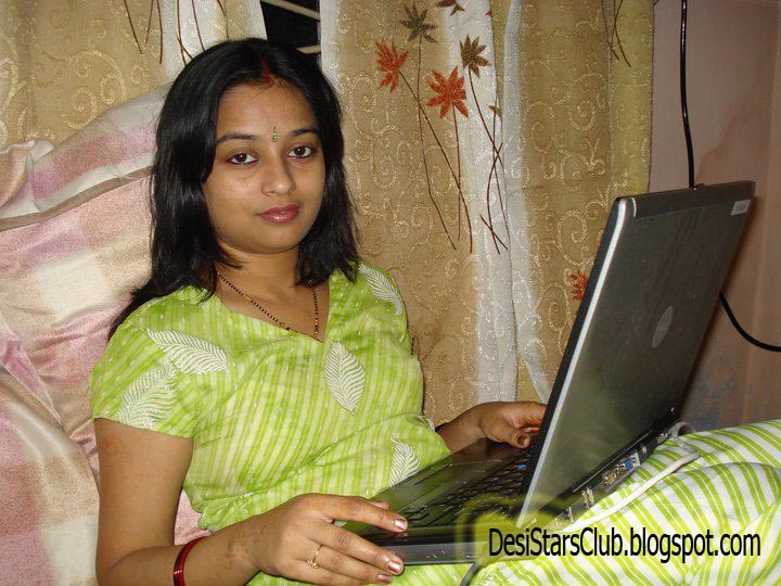 Indian Desi Girl Beauty with Laptop