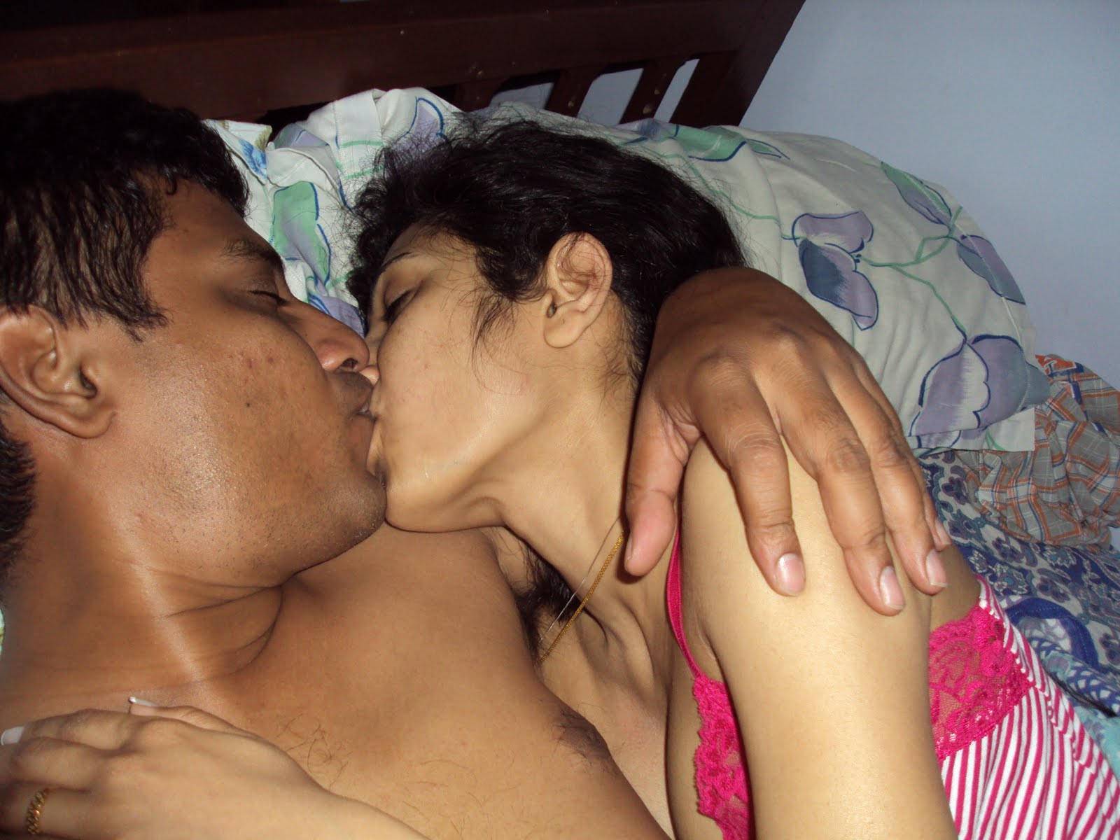 Indian couple kissing video