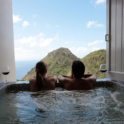 romantic places lugares tub jacuzzi caribbean bath vacation romanticos colorful gifs goals relationship romance place pic relationships spot saba lovely