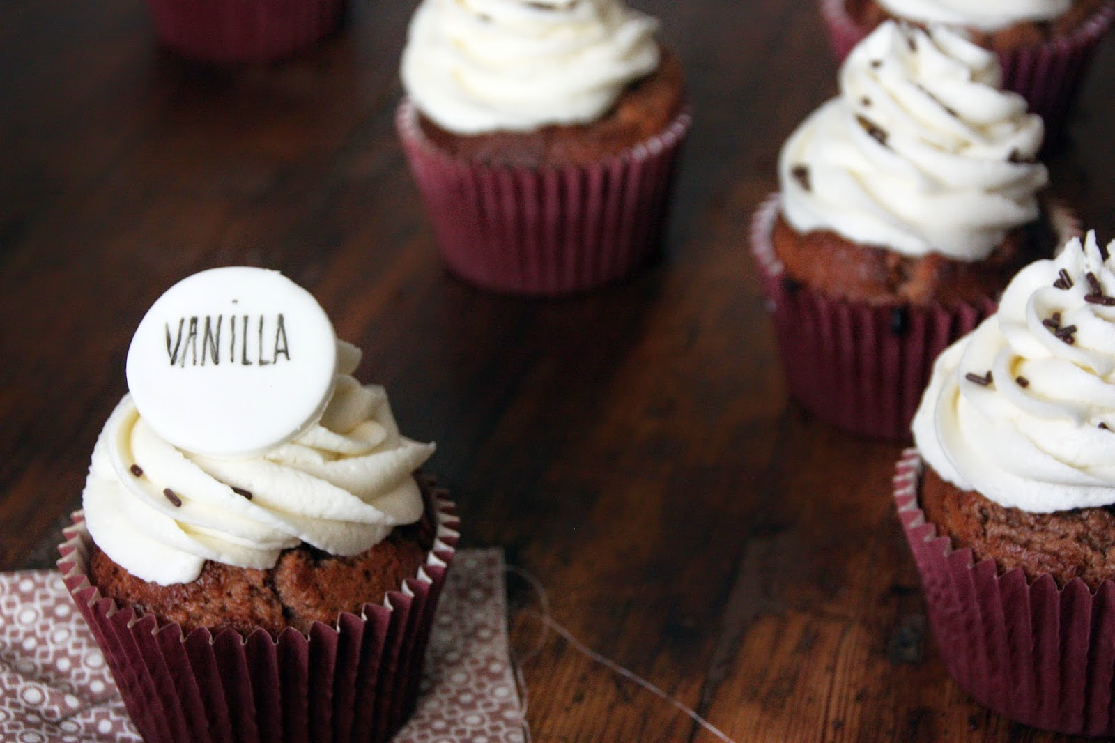 arCAKEtecta Cupcakes de chocolate y vainilla