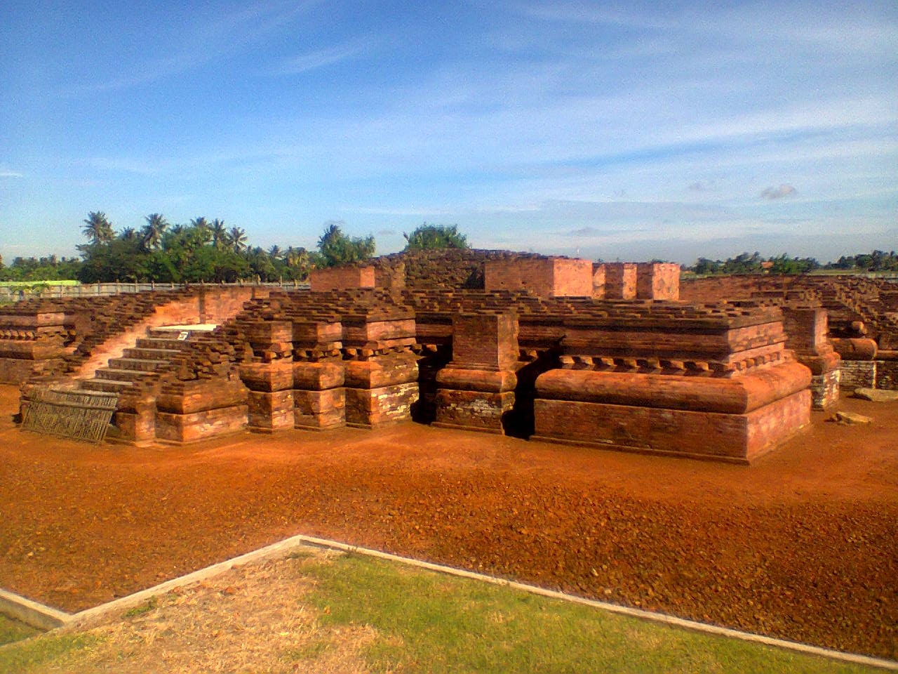 Travel and Hotel : Travel and Hotel : Candi Blandongan