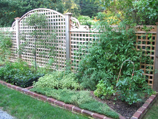 Lawn and Garden: Planting a Outdoor Herb Garden.