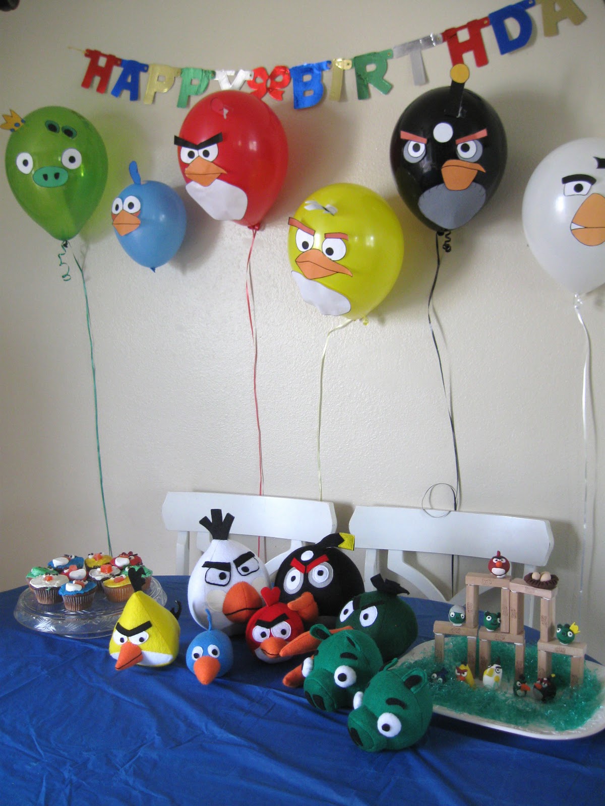 The Brown Eyes Have It: Angry Birds Birthday Party