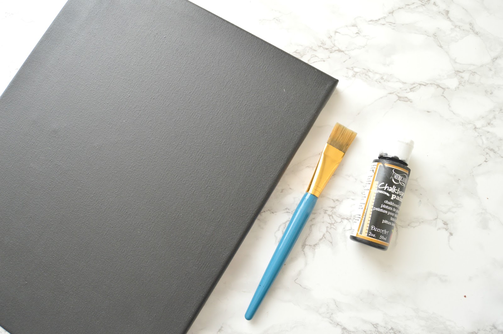 Vikalpah DIY Chalkboard Canvas with Interchangeable paper roses for