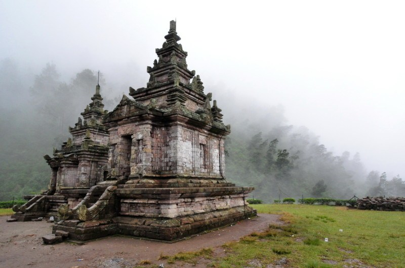 CONTOH CANDI PENINGGALAN HINDU BUDHA DI INDONESIA BESERTA GAMBAR DAN