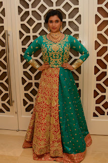 manara chopra fashion show photos manara chopra fashion show photos