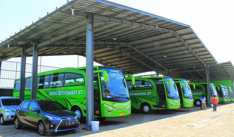 Foto Gambar Garasi Bis Pariwisata Pandawa 87 - Kumpulan Foto Bis