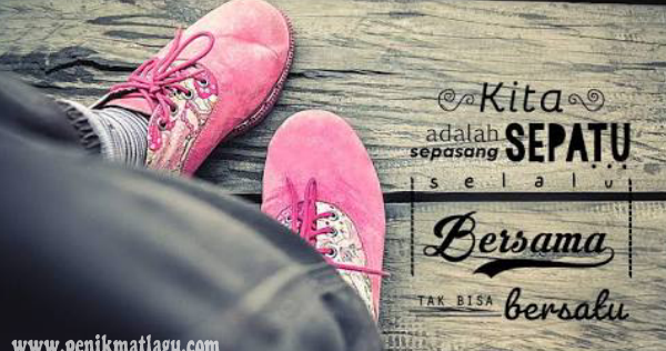 Makna dan Lirik Lagu Sepatu Tulus Penikmat Lagu