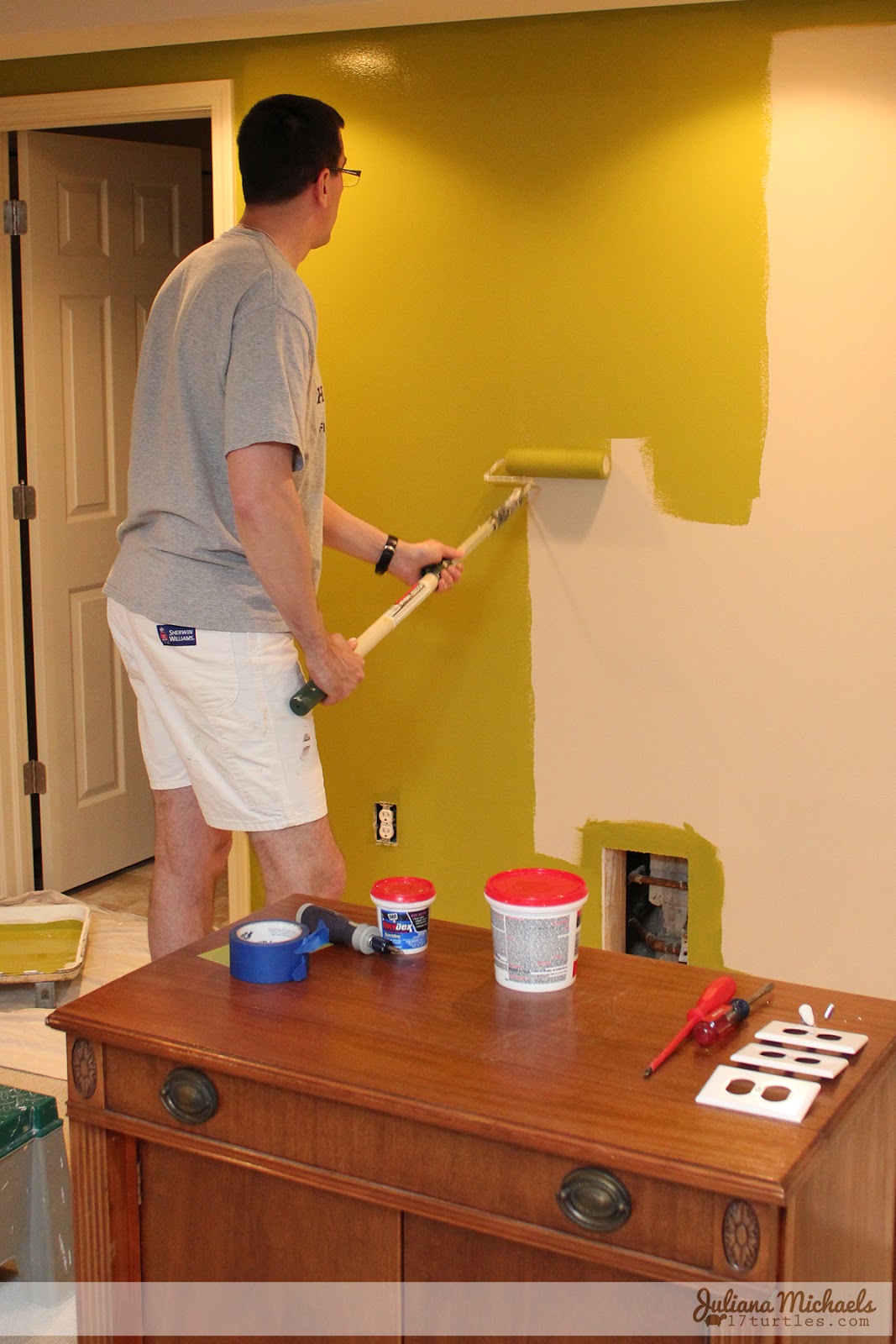 Juliana Michaels Scrapbook Room Makeover During Painting The Walls #sprizoflime