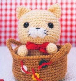 http://charocrochetpatrones.blogspot.com.ar/2011/04/gatito.html