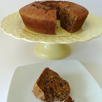 Bolo de curgete e limão com nozes 