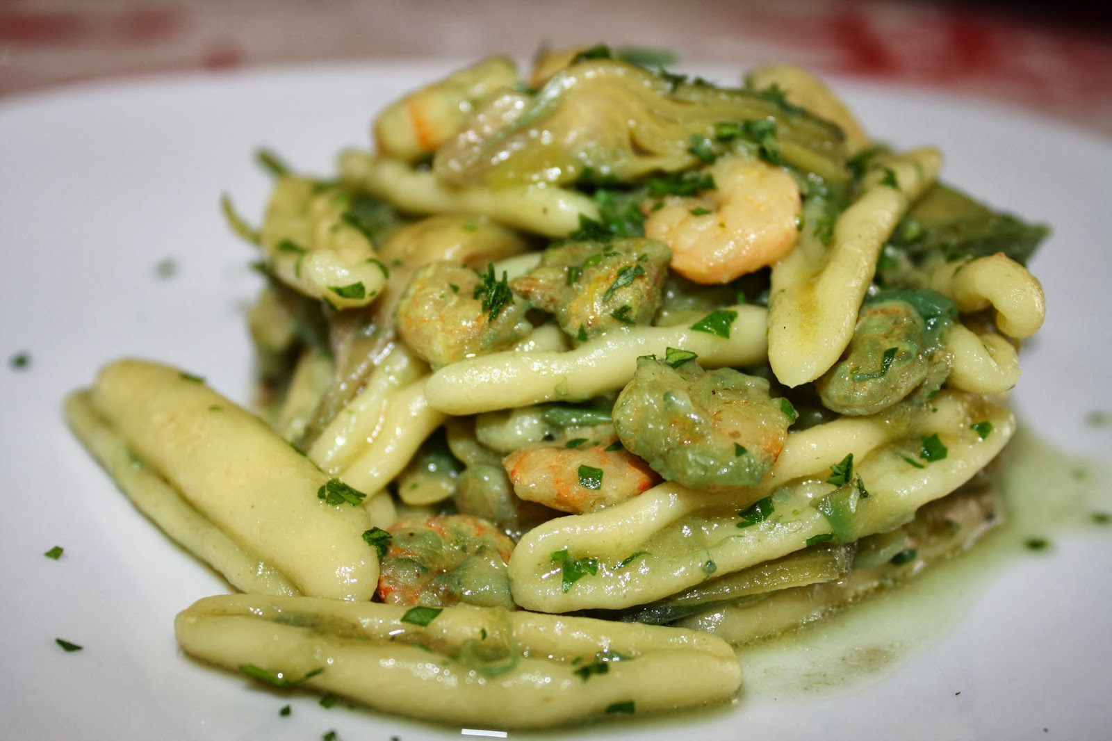 capunti con carciofi e gamberetti.