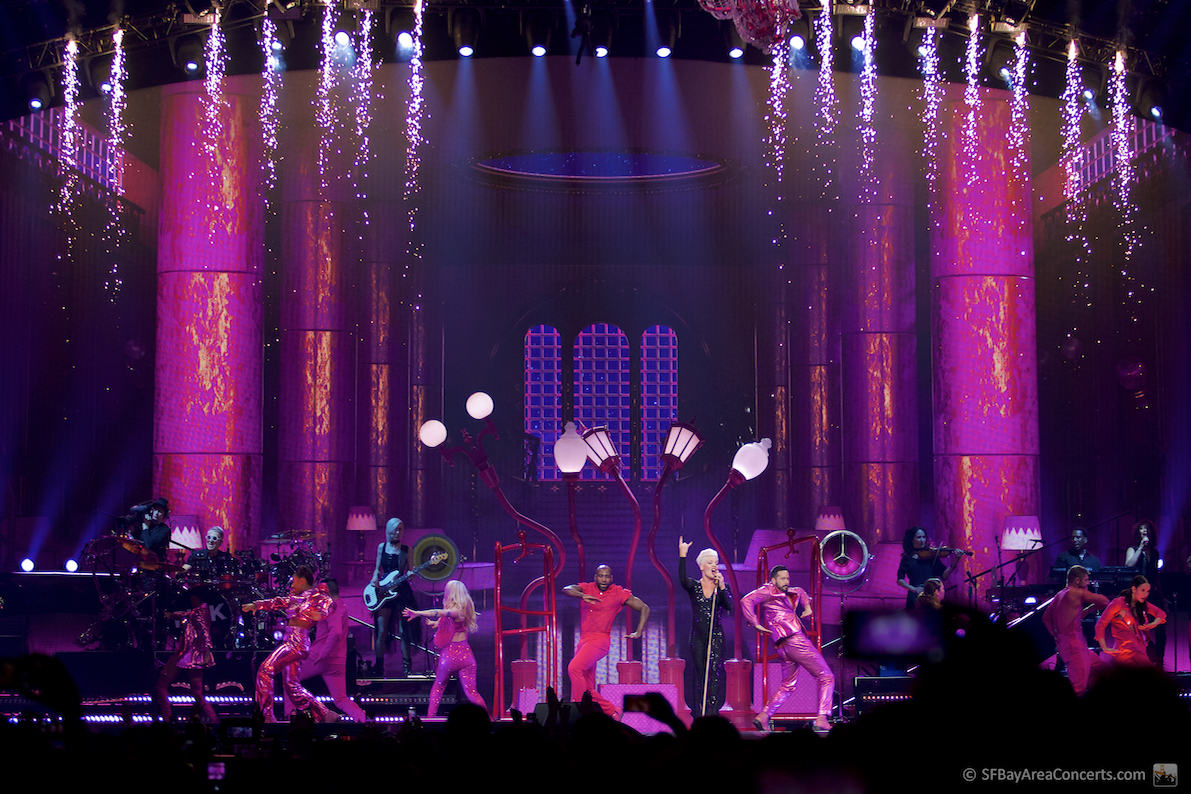 P!nk at the SAP Center (Photo: Kevin Keating)
