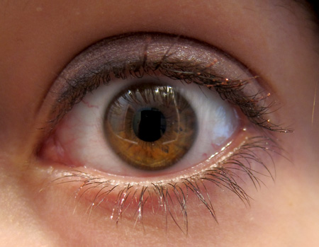 Mascara (top lashes only) with illuminating top coat (top and bottom 