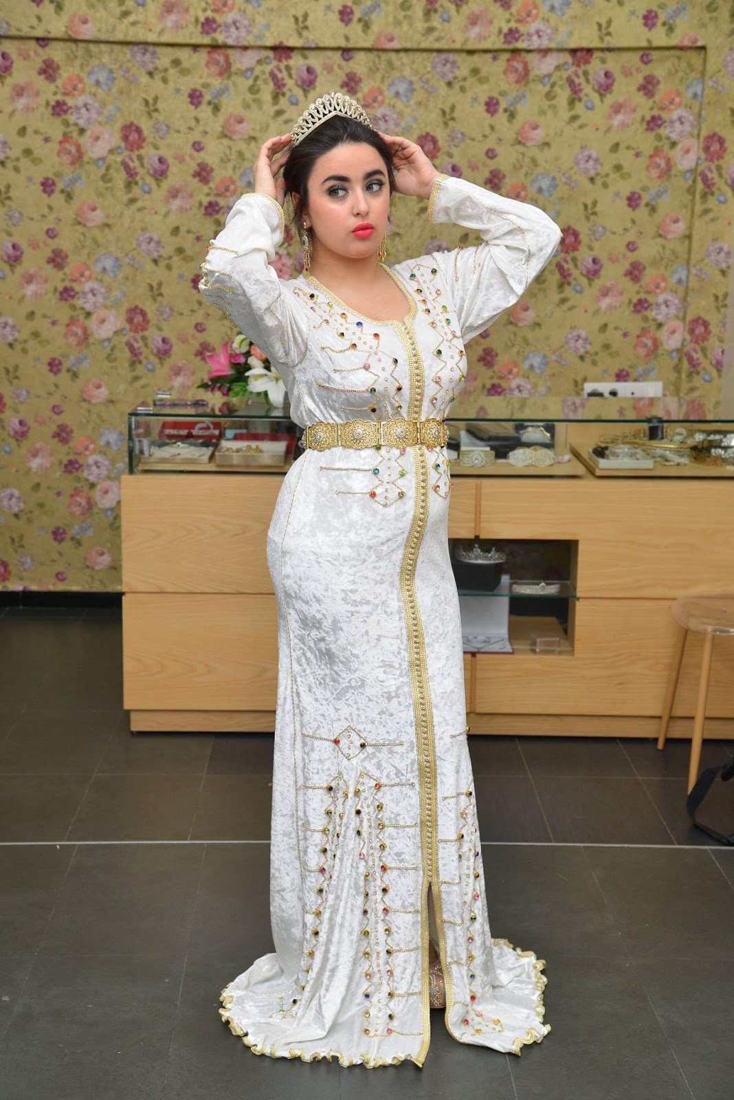 من أروع موديلات قفاطين مغربية بثوب الموبرة الراقي