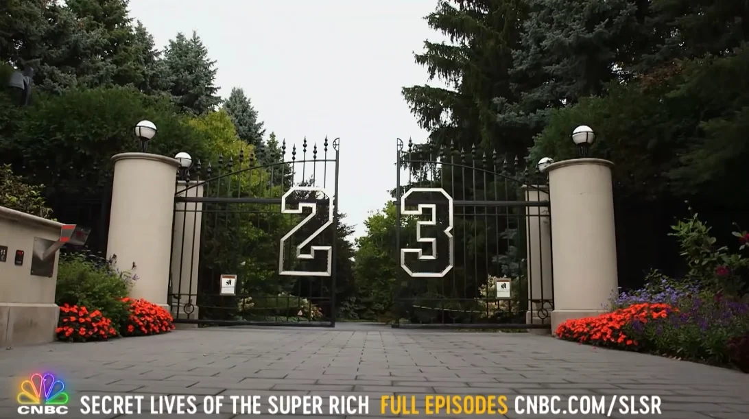 66 Interior Design Photos vs. Michael Jordan's Chicago & Bel Air Mega-Mansions Tour | Secret Lives of The Super Rich