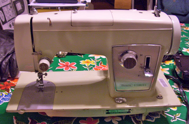 My Sewing Machine Obsession: Kenmore 158.960